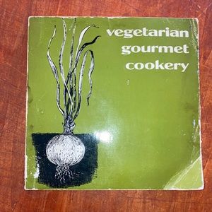 🥑🧄🔪 Vegetarian Gourmet Cookery | 1970 / 1976 Cookbook | By Alan Hooker 🔪🥕🌽